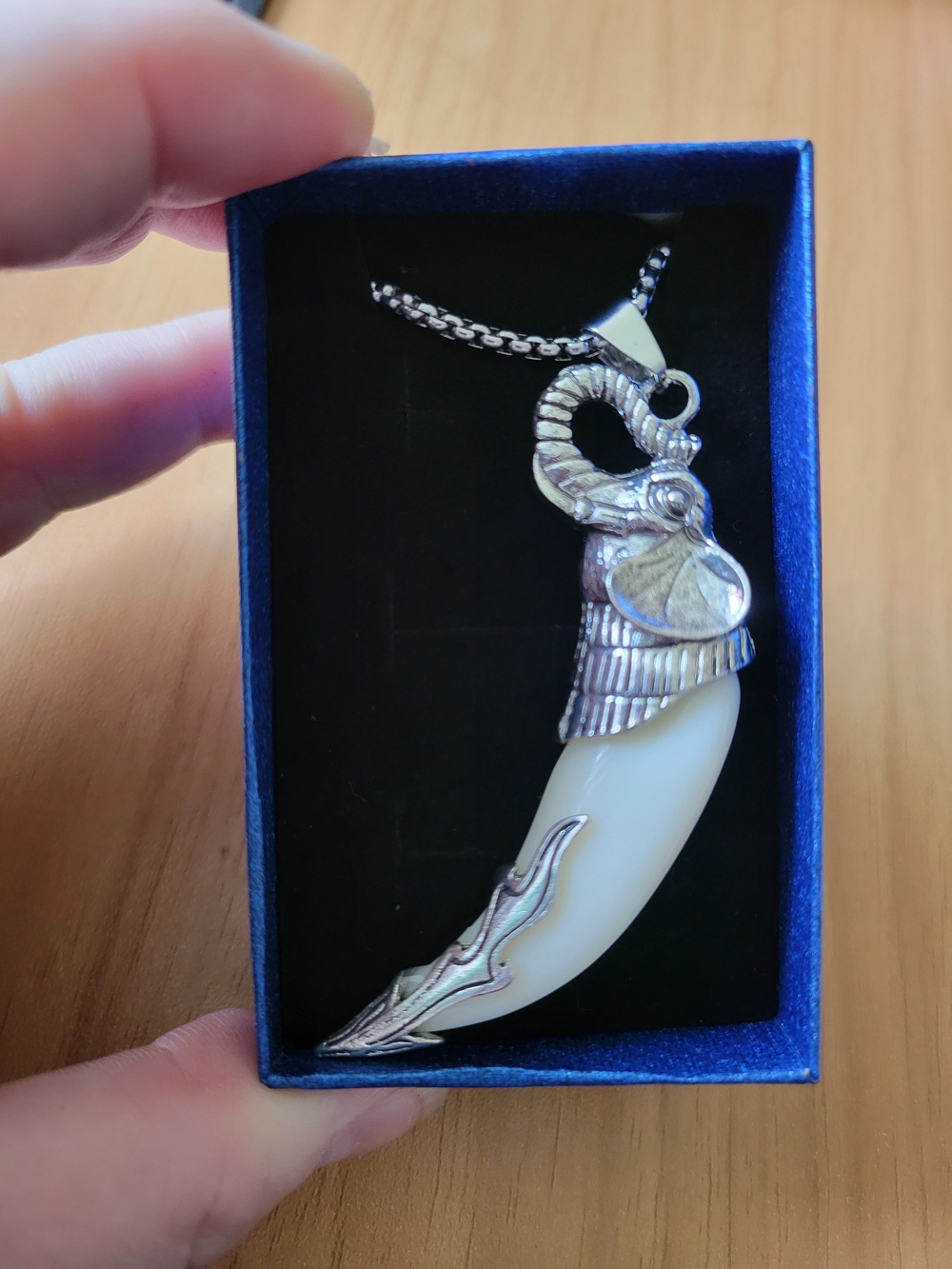 🧋NEW🧋Stainless Steel  and Cream Elephant  Pendant Necklace